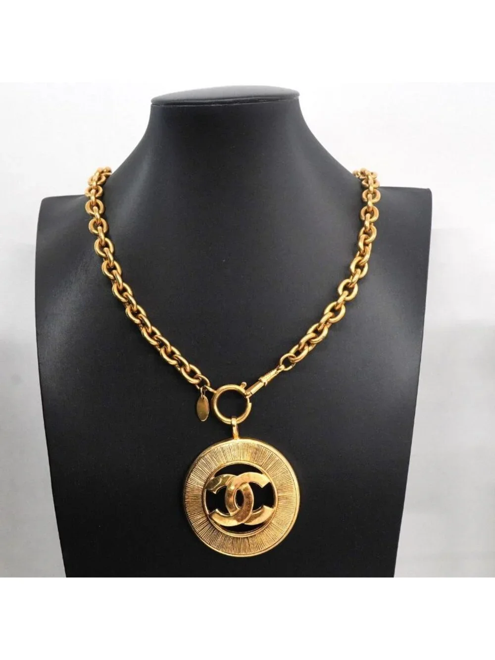 Chanel necklace vintage